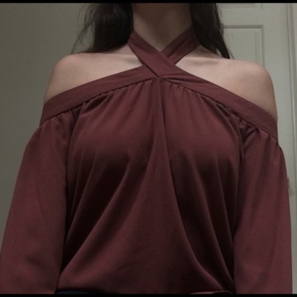 A’GACI Size S Close To Me Halter Cold Shoulder Top - Picture 1 of 5